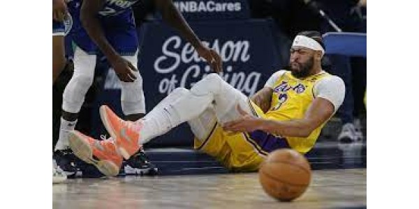 Niz reakcija nakon što je Anthony Davis ozlijeđen